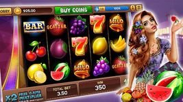 Trận cầu lông chuyên nghiệp thu hút đông đảo người xem